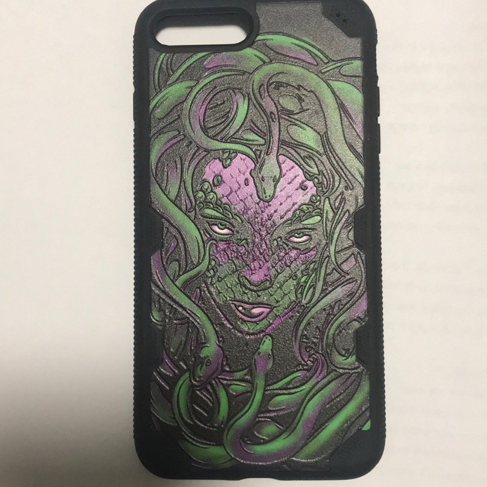 iPhone 7 Plus - Medusa green and purple